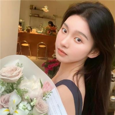 院子里的女人